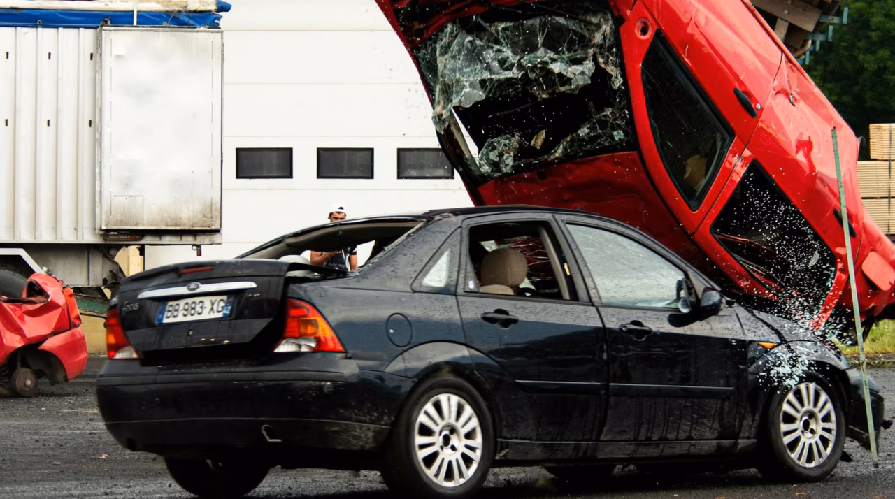 Accident de la route : Découvrez l&rsquo;histoire méconnue de Nicolas Altmayer et Mathilde Favier, les Français impliqués…