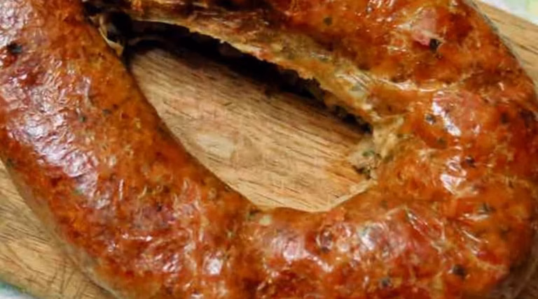 Cardons, mâchons et pâté-croûte : l&rsquo;art culinaire au cœur du rayonnement des confréries lyonnaises